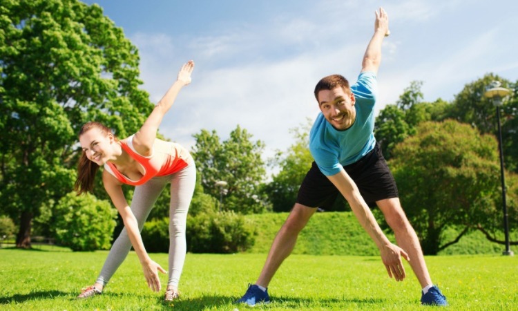 范志毅看国足丢球直叹气